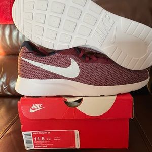 Brand new Nike size 11.5 mens shoes